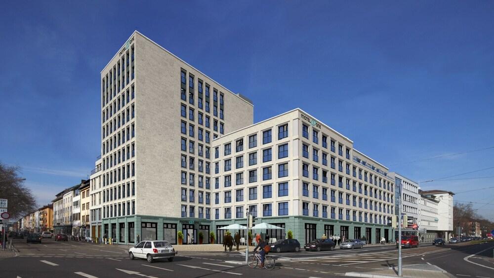 Motel One Freiburg Екстер'єр фото