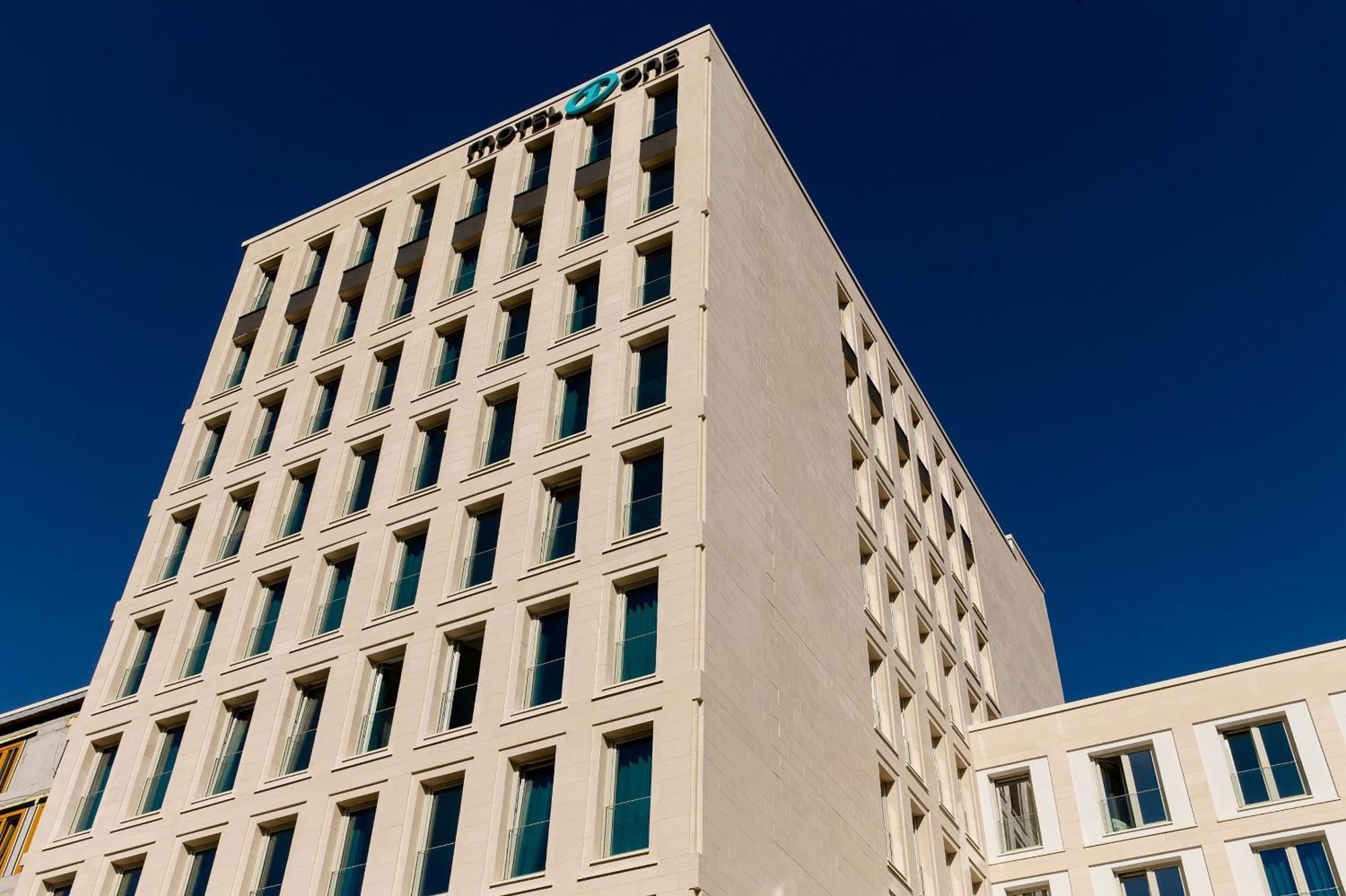 Motel One Freiburg Екстер'єр фото