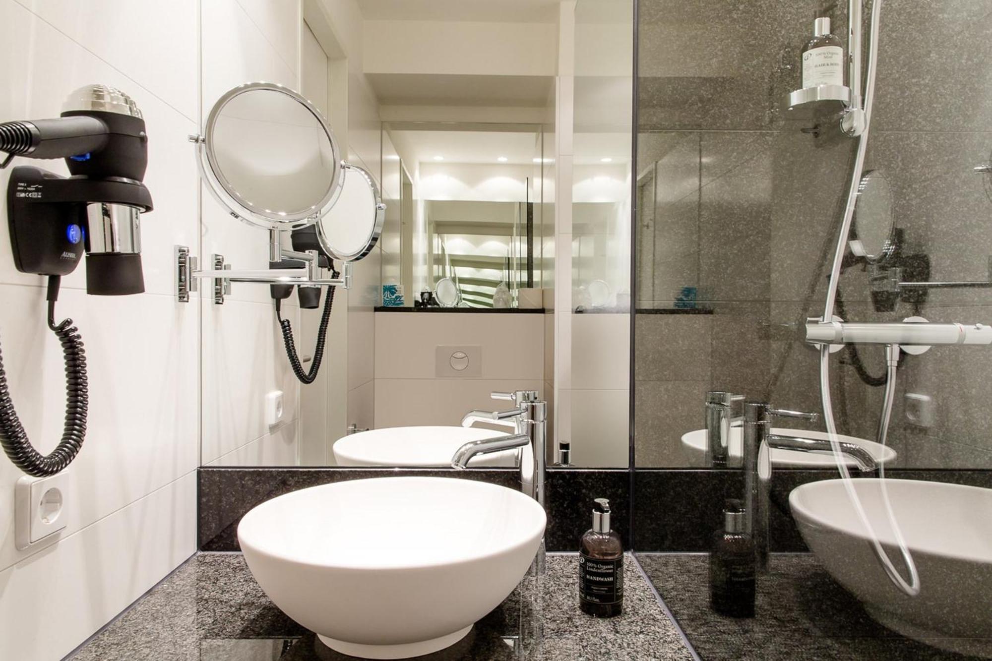 Motel One Freiburg Екстер'єр фото